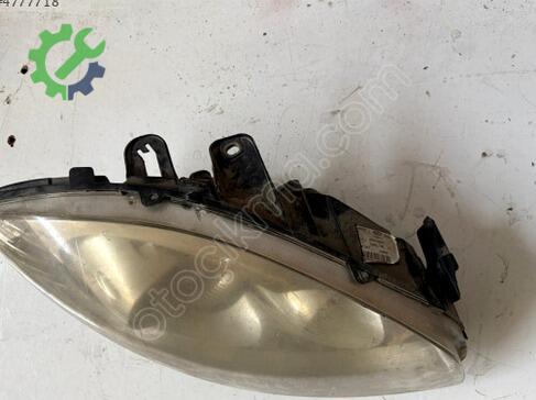 Fiat Linea Sağ Ön Far çıkma parça