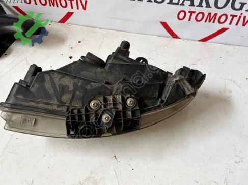 Fiat Linea Sağ Ön Far çıkma parça