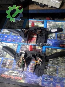 Ford Fiesta Sinyal Kolu çıkma parça