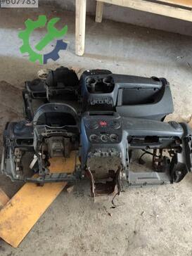 Fiat Fiorino Göğüs çıkma parça