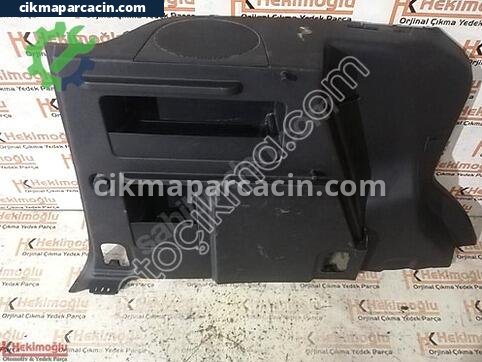 Ford Tourneo Courier Arka Çamurluk çıkma parça