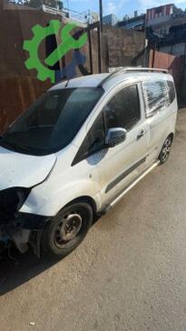 Ford Tourneo Courier Kaput çıkma parça