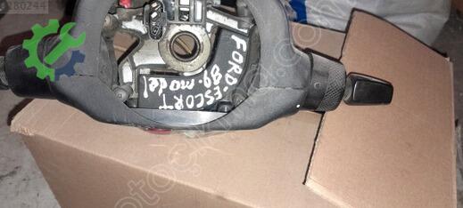 Ford Escort Sinyal çıkma parça