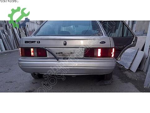 Ford Escort Bagaj çıkma parça