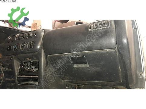 Ford Escort Torpido çıkma parça