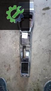 FORD ESCORT VİTES KOLU ORTA KONSOL ÇIKMA ORJİNAL