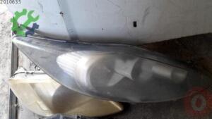 Ford Fiesta 2009-2012 Çıkma Far Sağ