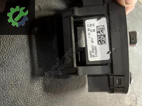 Ford Fiesta Far Anahtarı çıkma parça