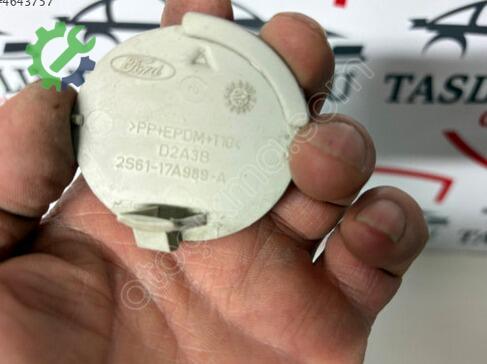 Ford Fiesta Çeki Demir Kapağı çıkma parça
