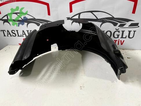 Ford Fiesta Davlumbaz 8A6116114 çıkma parça