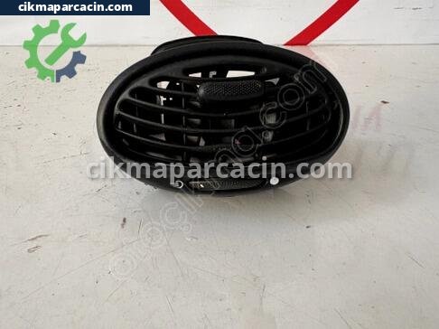 Ford Focus Kalorifer Izgarası çıkma parça
