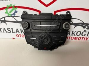 Teyp Ford Focus 2011-2016 Çıkma