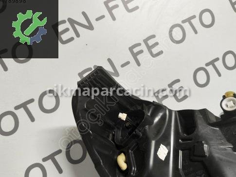 Ford Focus Sol Ön Far 202320242025 çıkma parça