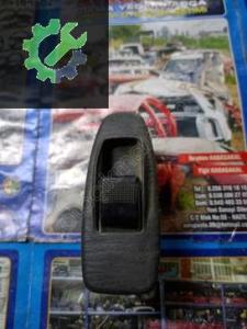 Ford Ranger 04 08 model sağ arka cam açma düğmesi ve plastik yeri