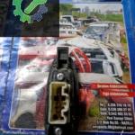 Ford Ranger 04 08 model sağ arka cam açma düğmesi ve plastik yeri
