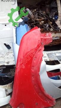 Ford Tourneo Connect Çamurluk çıkma parça