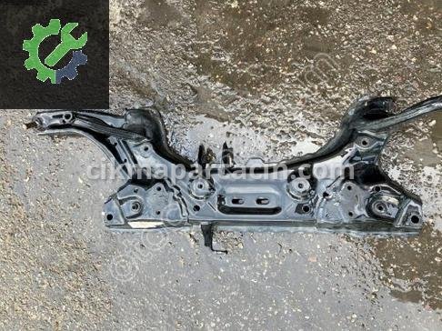 Ford Tourneo Courier Radyatör Traversi çıkma parça