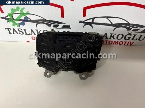 Ford Tourneo Courier Teyp çıkma parça