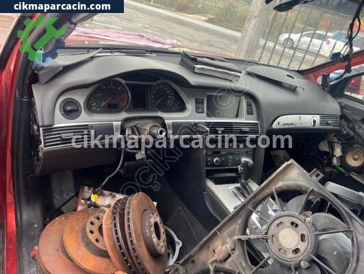 Audi A6 Torpido çıkma parça