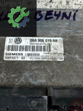 Volkswagen Golf Motor Beyni 06A906019D çıkma parça