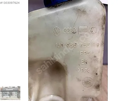 Volkswagen Bora Cam Suyu Deposu çıkma parça