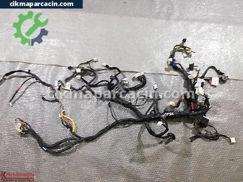 Hyundai Accent Torpido çıkma parça