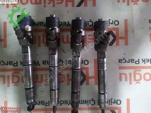 Hyundai Accent 338002A400 çıkma parça