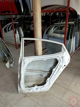 Hyundai Elantra Sağ Arka Kapı çıkma parça