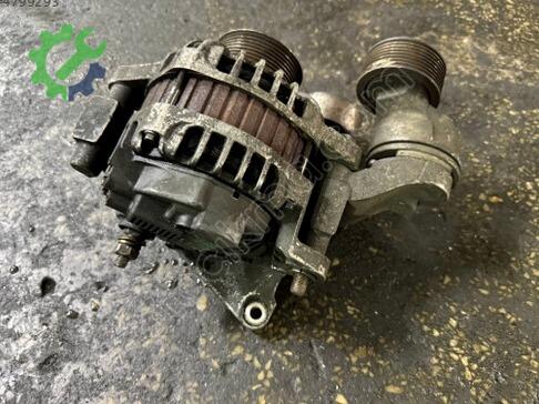Hyundai HD Şarj Dinamosu 37300-48100 çıkma parça