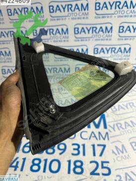 Hyundai i30 Sağ Arka Kelebek Camı çıkma parça