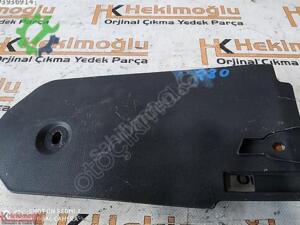 HYUNDAİ KONA KONSOL KENAR PLASTİĞİ SAĞ ÖN 84615-J9000
