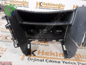HYUNDAİ KONA KONSUL ÖN ÇAKMAKLIK AUX
