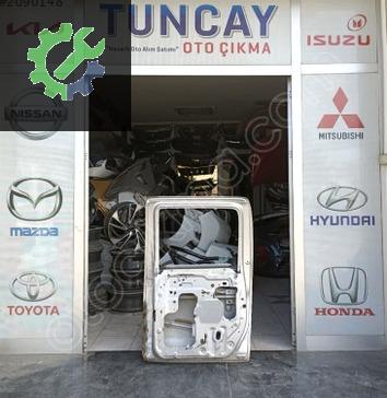 Isuzu D-Max Sağ Arka Kapı 2007-2012 çıkma parça