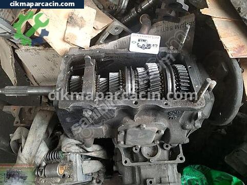 Isuzu NPR Şanzıman çıkma parça