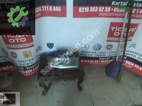 IVECO Daily Sağ Ön Far çıkma parça