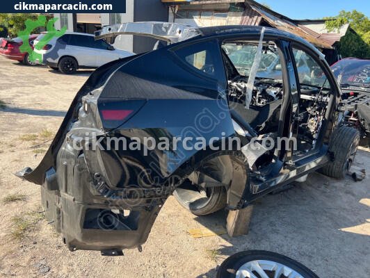 Tesla Model Y Çamurluk (Arka) çıkma parça