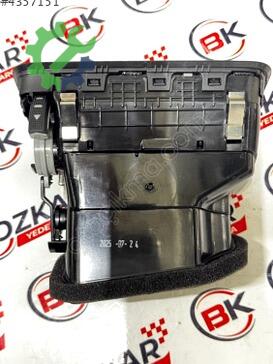 Volkswagen Jetta Havalandırma Izgarası 5C6819062 çıkma parça