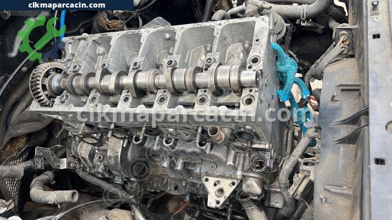Volkswagen Touareg Motor Kapağı çıkma parça