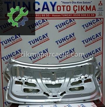 Kia Cerato Bagaj Kapağı çıkma parça