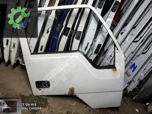 Kia K2700 sağ ön kapı
