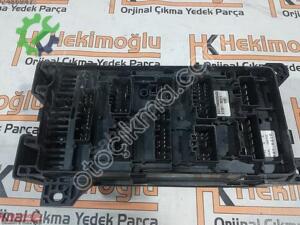 KIA SORENTO 2.5 CRDİ DİZEL 911613E011 811 SİGORTA KUTUSU