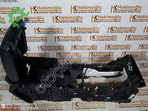 Land Rover Range Rover KONSOL-KOL çıkma parça