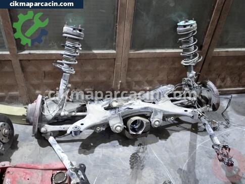 Land Rover Range Rover Arka Dingil çıkma parça