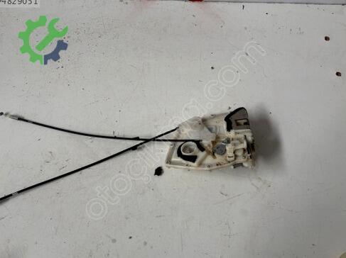 Mazda 3 Kapı Kilidi çıkma parça