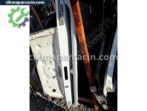Mazda 626 Bagaj çıkma parça