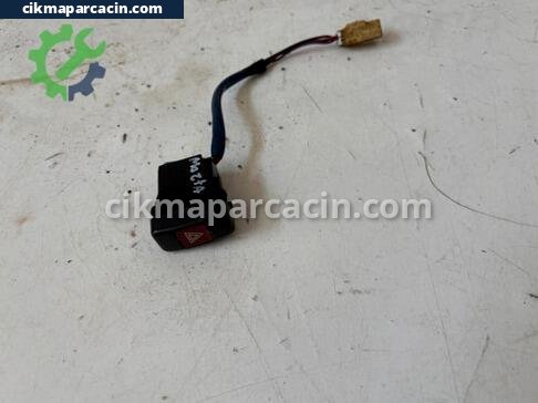 Mazda E-2200 Flaşör Düğmesi çıkma parça