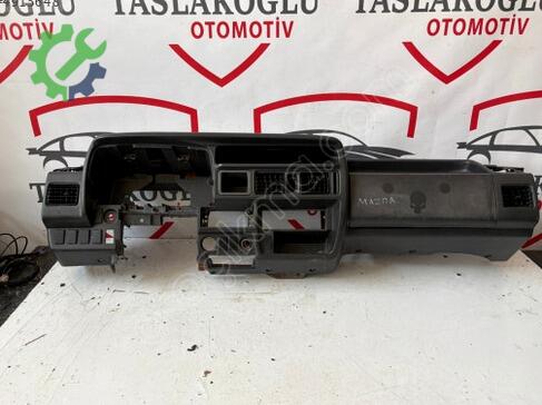 Mazda E-2200 Torpido çıkma parça