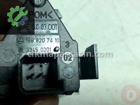 Mercedes-Benz B Serisi Flaşör Düğmesi 1698207410 çıkma parça