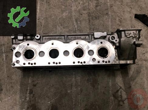 Mercedes C Class W204 2011 2014 silindir kapak R2710162201