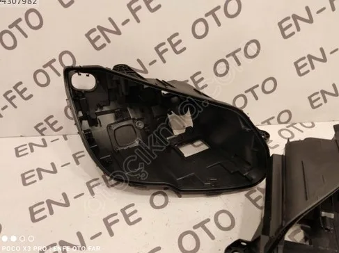 Mercedes-Benz C Serisi Sol Ön Far C180W205LED çıkma parça